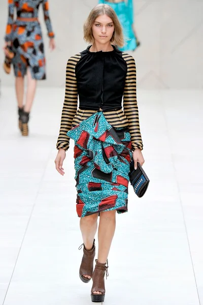 Look 27